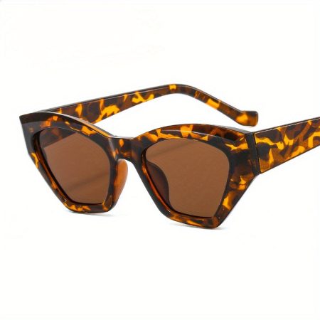 Elegant Women’s Cat-Eye Fashion Glasses with Protection, Stylish Gradient Brown to Golden Tint, Lightweight 34g, Perfect for Fashion Shows and Events, Stylish Glasses